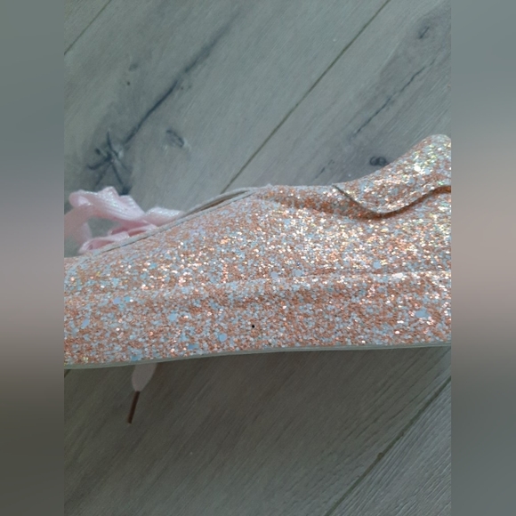 Fancy sneakers - Picture 5 of 5